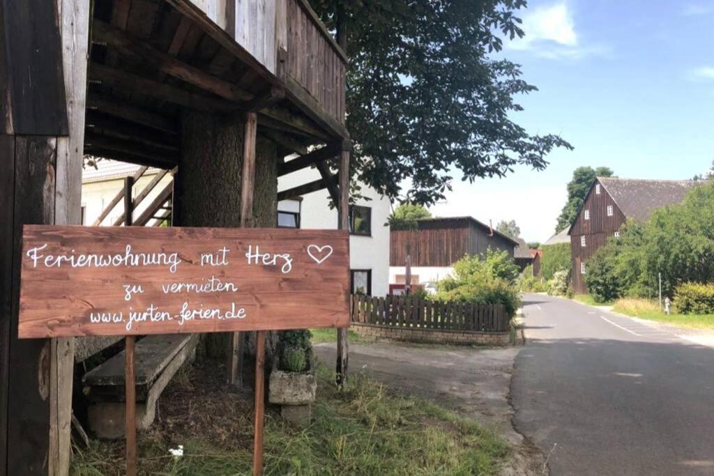 Ruhig Gelegene, Top Moderne Ferienwohnung - Hot Tub Und Sauna Gegen Aufpreis Neuhaus an Der Eger Екстериор снимка