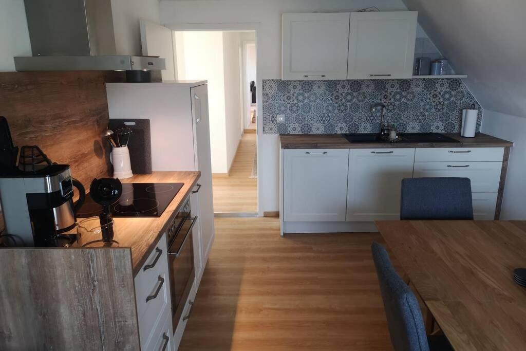 Ruhig Gelegene, Top Moderne Ferienwohnung - Hot Tub Und Sauna Gegen Aufpreis Neuhaus an Der Eger Екстериор снимка
