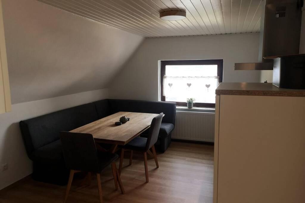 Ruhig Gelegene, Top Moderne Ferienwohnung - Hot Tub Und Sauna Gegen Aufpreis Neuhaus an Der Eger Екстериор снимка