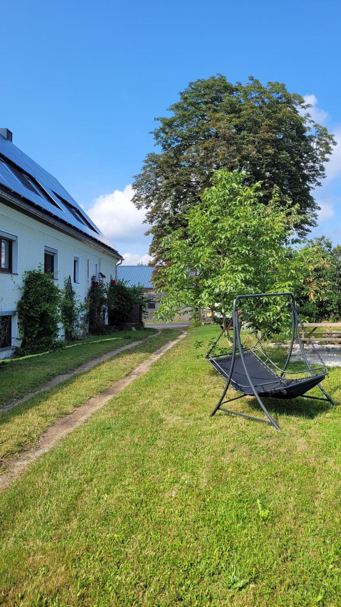 Ruhig Gelegene, Top Moderne Ferienwohnung - Hot Tub Und Sauna Gegen Aufpreis Neuhaus an Der Eger Екстериор снимка